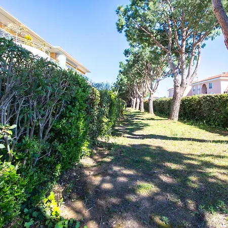 شقة A13 - 1 Bdr Garden Floor Fontonne - Ac, Pool & Parking *