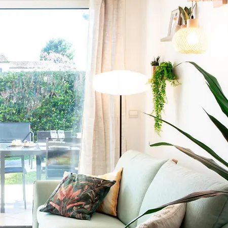 A13 - 1 Bdr Garden Floor Fontonne - Ac, Pool & Parking شقة أنتيب