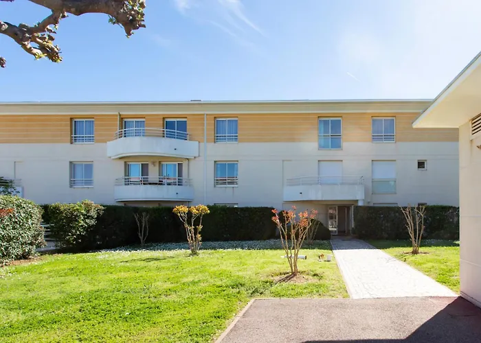 A13 - 1 Bdr Garden Floor Fontonne - Ac, Pool & Parking Apartmán