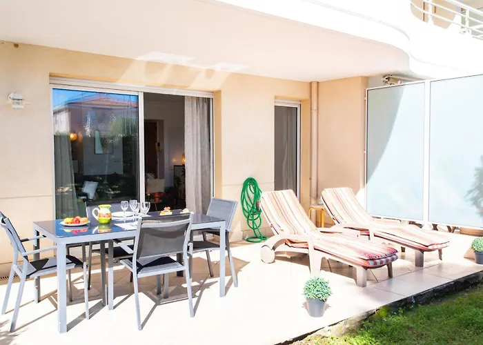 Διαμέρισμα A13 - Staywiz Us -1 Bdr Garden Floor Fontonne - Ac, Pool & Parking