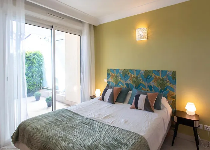 A13 - 1 Bdr Garden Floor Fontonne - Ac, Pool & Parking