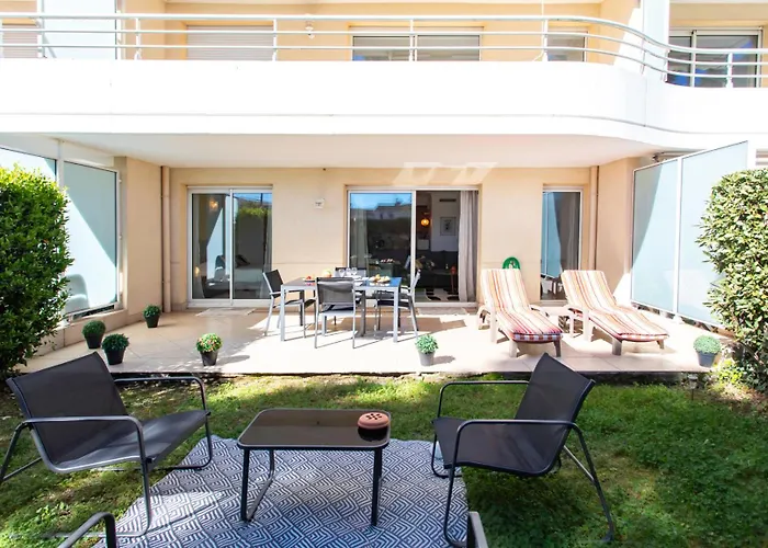 A13 - 1 Bdr Garden Floor Fontonne - Ac, Pool & Parking Apartmán *