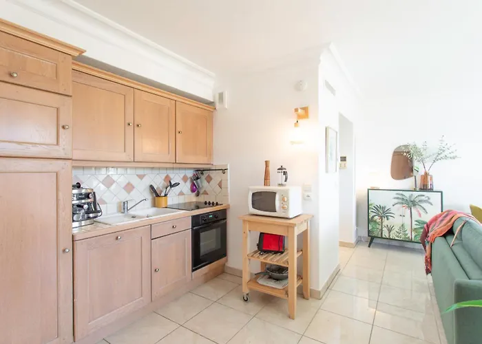 A13 - 1 Bdr Garden Floor Fontonne - Ac, Pool & Parking