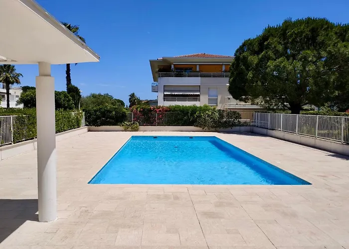 Apartmán A13 - 1 Bdr Garden Floor Fontonne - Ac, Pool & Parking *